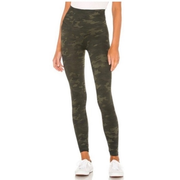 Spanx Look At Me Now Seamless Camo Green Leggings M - Picture 1 of 11